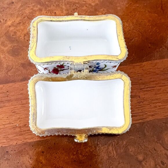 Porcelanas LF Vintage Trinket Box Victorian Porcelain Cameo Enamel Metal Flowers - Picture 9 of 12